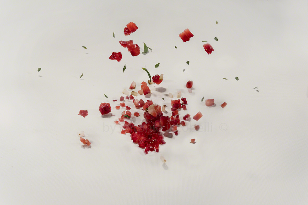 Wallpaper : white, red, fruit, Nikon, dispersion, nikkor, flower