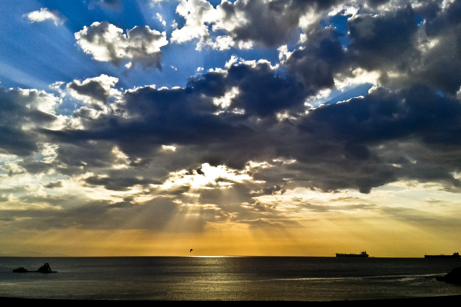 sollys, landskab, Photoshop, øjne, solnedgang, hav, vand, kyst, elsker, afspejling, himmel, fotografering, solopgang, berolige, gul, Samsung, aften, morgen, flod, Sol, orange, horisont, atmosfære, sommer, skumring, jage, romantisk, Gibraltar, begivenhed, romantik, Sky, overskyet, dag, nuttet, daggry, Foto, ocean, sjovt, marinemaleri, ung, farver, rejse, dykke, hav liv, levende, Formidabelt, projectweather, dagtimerne, mobiltelefon, Dagens billede, godt skud, shotoftheday, computer tapet, efterglød, meteorologisk fænomen, cumulus, fænomen, amazingshot, redigeringer, rockofgibraltar, cellphonepic, mobilepic, gibraltarbay, picofthday, harbourviews, seaofgibraltar