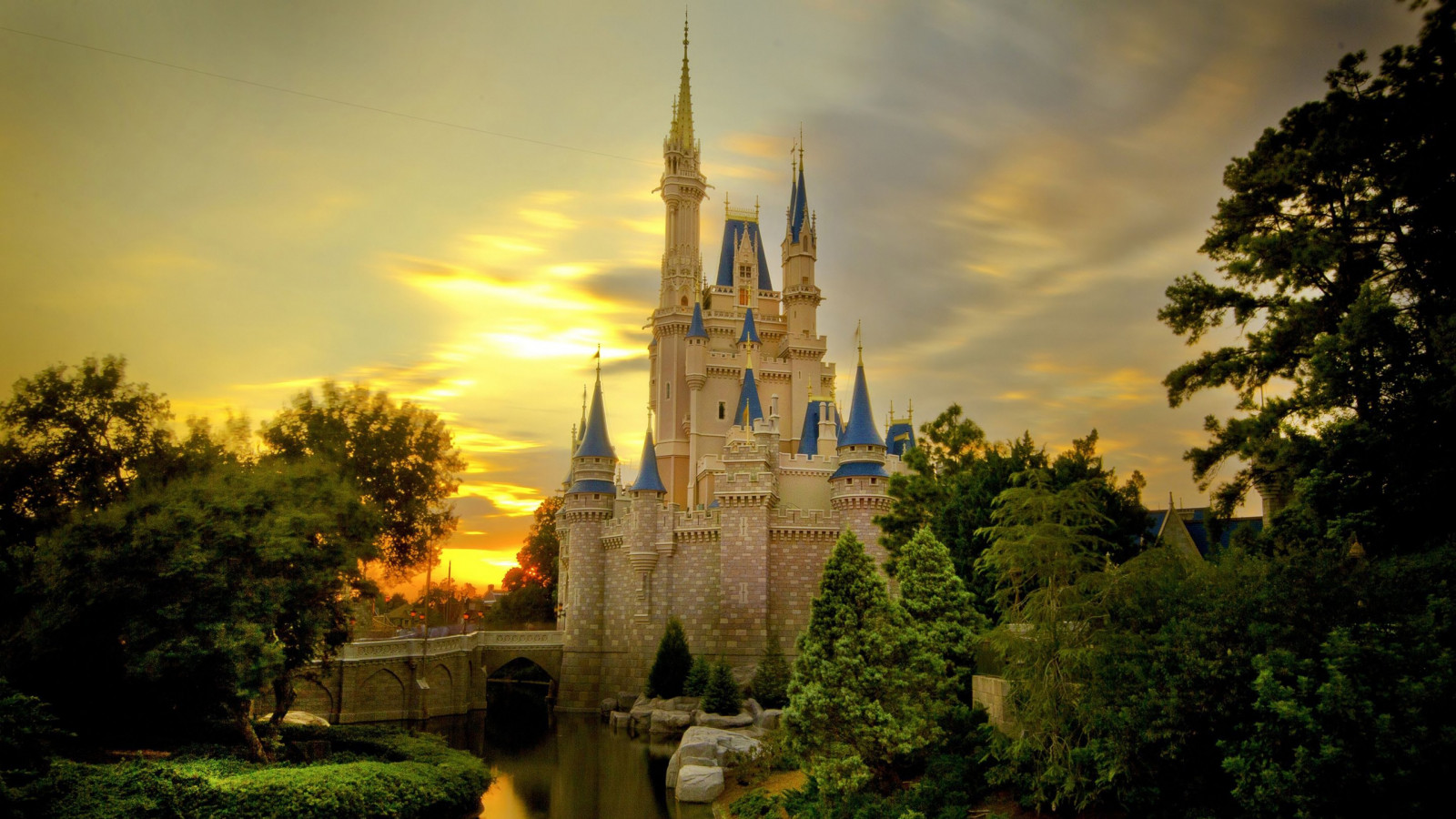 luz de sol, noche, edificio, noche, castillo, Iglesia, catedral, monasterio, aguja, castillo, Walt Disney World Resort, lugar de adoración, campanario