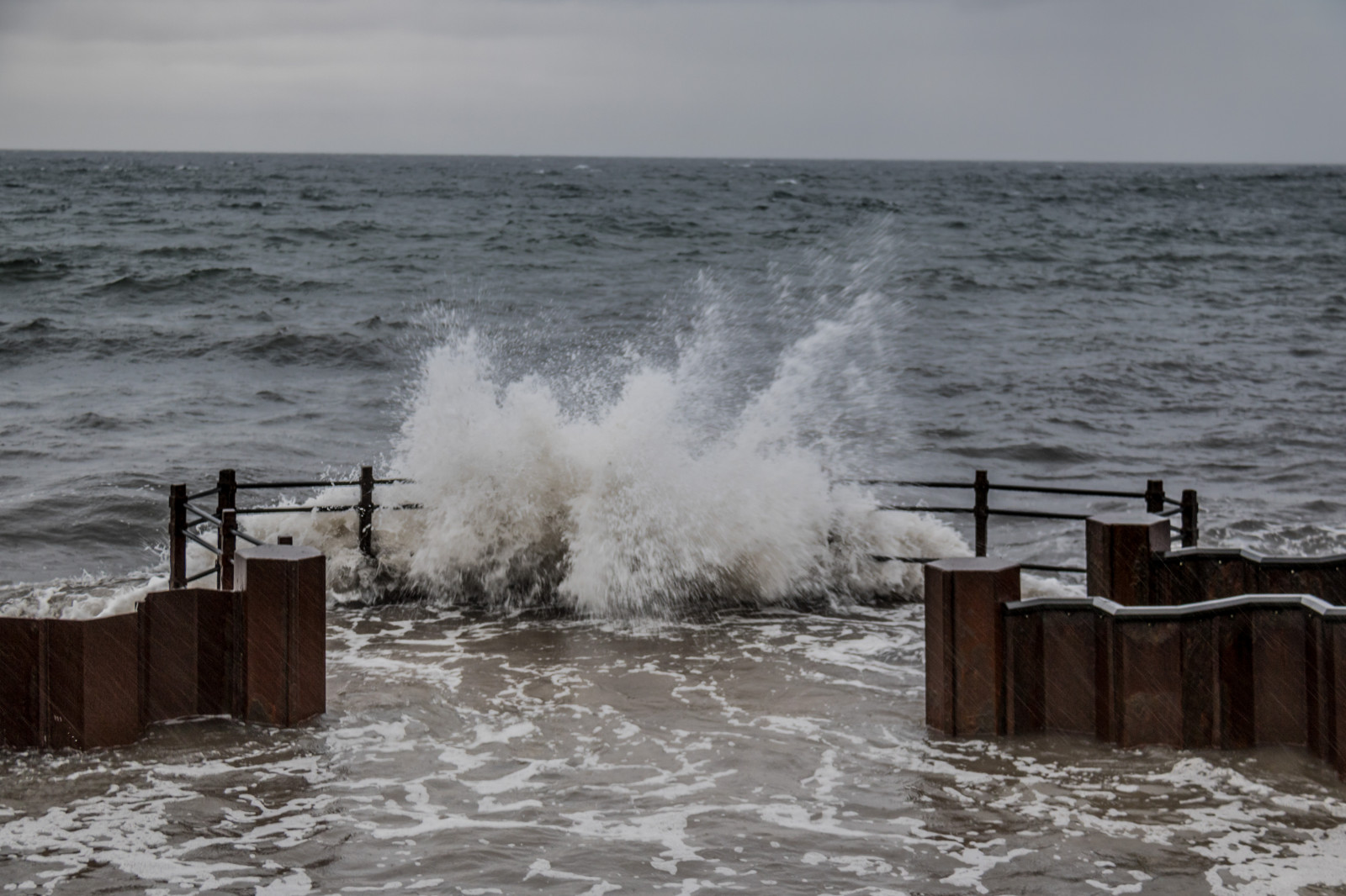 moře, voda, pobřeží, sníh, zima, ráno, pobřeží, vítr, bouřlivý, počasí, oceán, kaluž, vlna, vatten, hav, v derkvarn, smygehuk, kust, stormigt, exif modelu canoneos760d, geocountry, Kamera aby kánon, geocity, Model fotoaparátu canoneos760d, exif isospeed 250, geostate, geolocation, EXIF čočka efs18200mmf3556is, exif aby kánon, EXIF otvor 45, exif focallength 40mm, VAG, atmosférický jev, mořská vlna, vlnolam