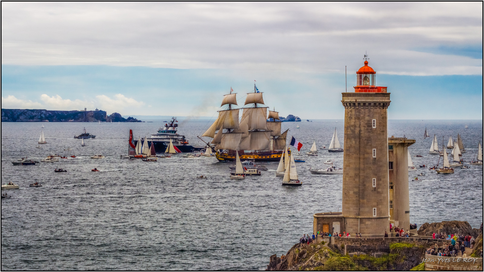 เรือ, เรือ, ทะเล, เมือง, น้ำ, ท้องฟ้า, หอคอย, ชายฝั่ง, แม่น้ำ, ประภาคาร, Canon, ท่าเรือ, สี่เหลี่ยมจัตุรัส, ฝรั่งเศส, ยุโรป, เรือ, แล่นเรือใบ, กบฏ, แอตแลนติก, เมฆ, มหาสมุทร, เรือบรรทุกสินค้า, ช่อง, mer, Bateau, eos, ngc, บริตตานี, เบรตเตียน, brest, rade, 700d, แท่นขุดเจาะ, atlantique, t5i, nationalgeographicgroup, ทางน้ำ, เรือรบ, เขื่อนกันคลื่น, ลาฟาแยต, ผู้พิทักษ์สิทธิ, เฮอร์มิเน, radedebrest, squarerigged, เต็มรูปแบบ, frenchbrittany, ถนน, จัดส่ง, เรือรบ, lhermione, frenchfrigate, frenchfrigatelhermione, roadsteadofbrest