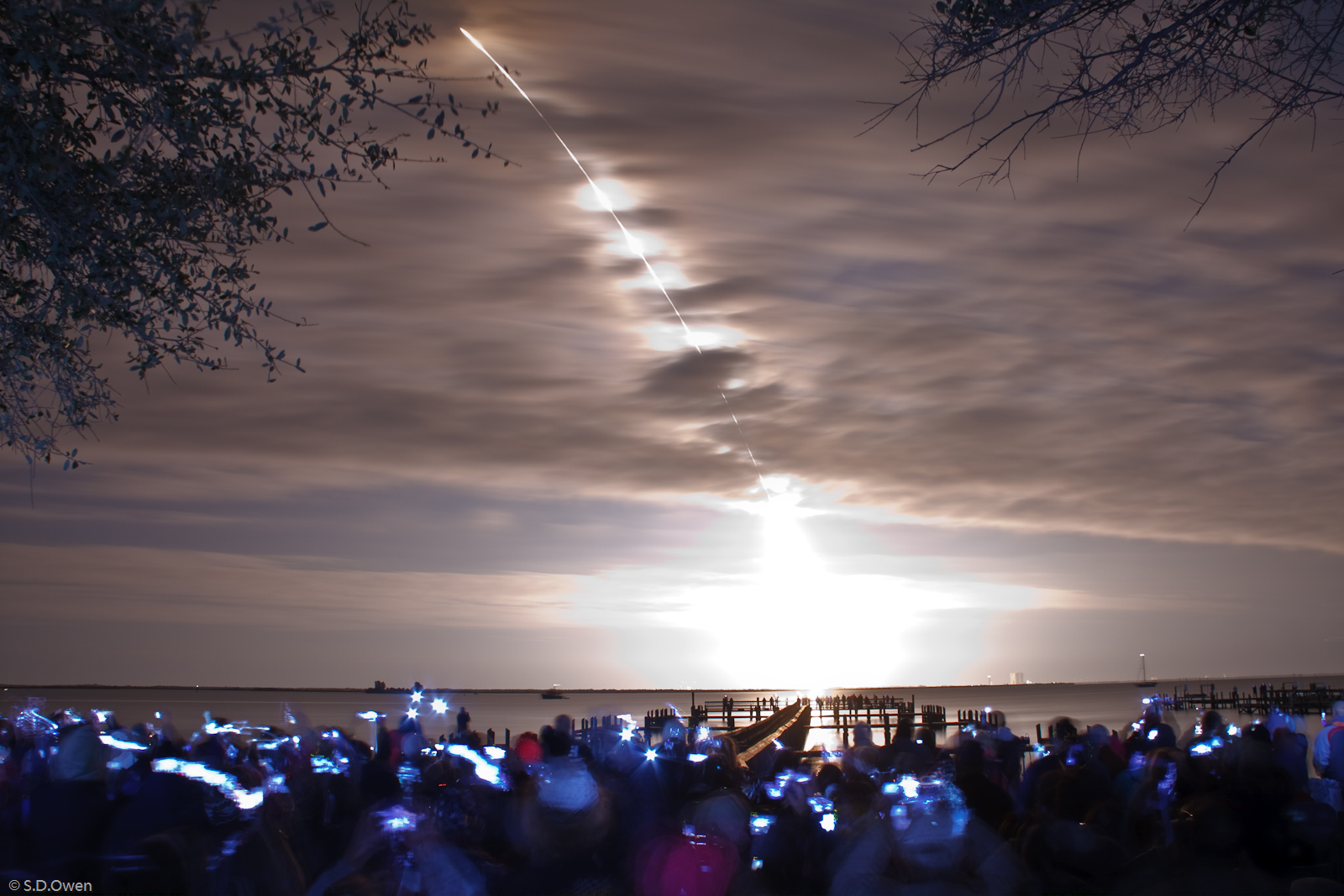 cielo, natura, nube, notte, atmosfera, leggero, sera, atmosfera della terra, albero, riflessione, folla, acqua, tramonto, fenomeno, illuminazione, oscurità, crepuscolo, luce del sole, orizzonte, Alba, alba, fenomeno meteorologico, Sole, sfondo del computer