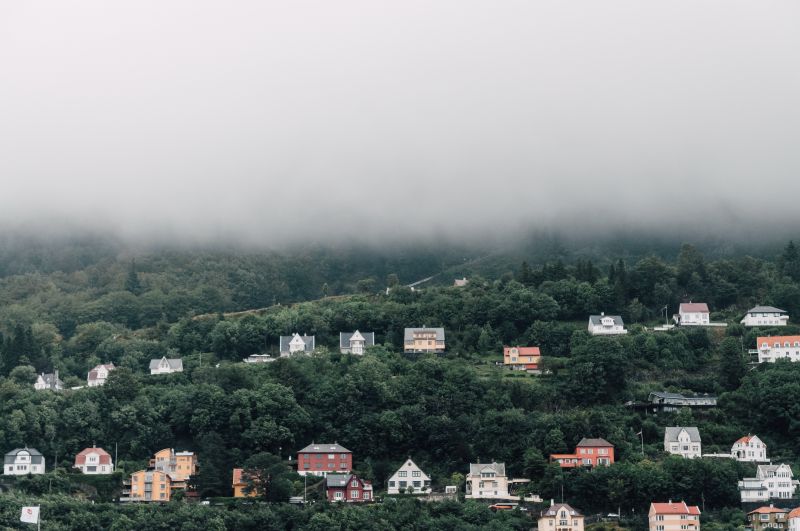 maisema, mäki, talo, kylä, pilviä, Hills maisema, mäki, talo, kylä, pilviä, Hills