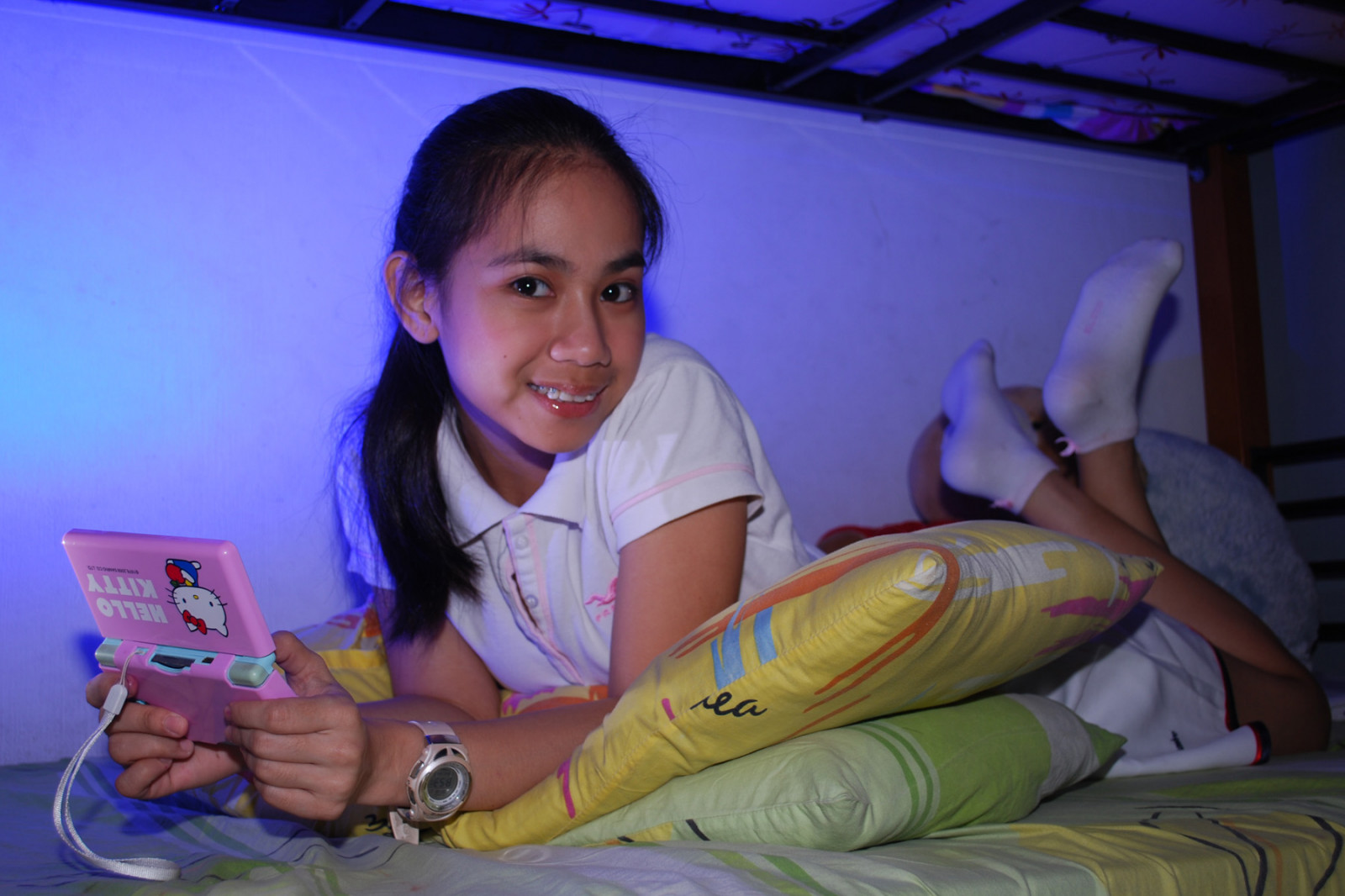 Wallpaper purple, girl, arm, fun, leg, child, product, smile