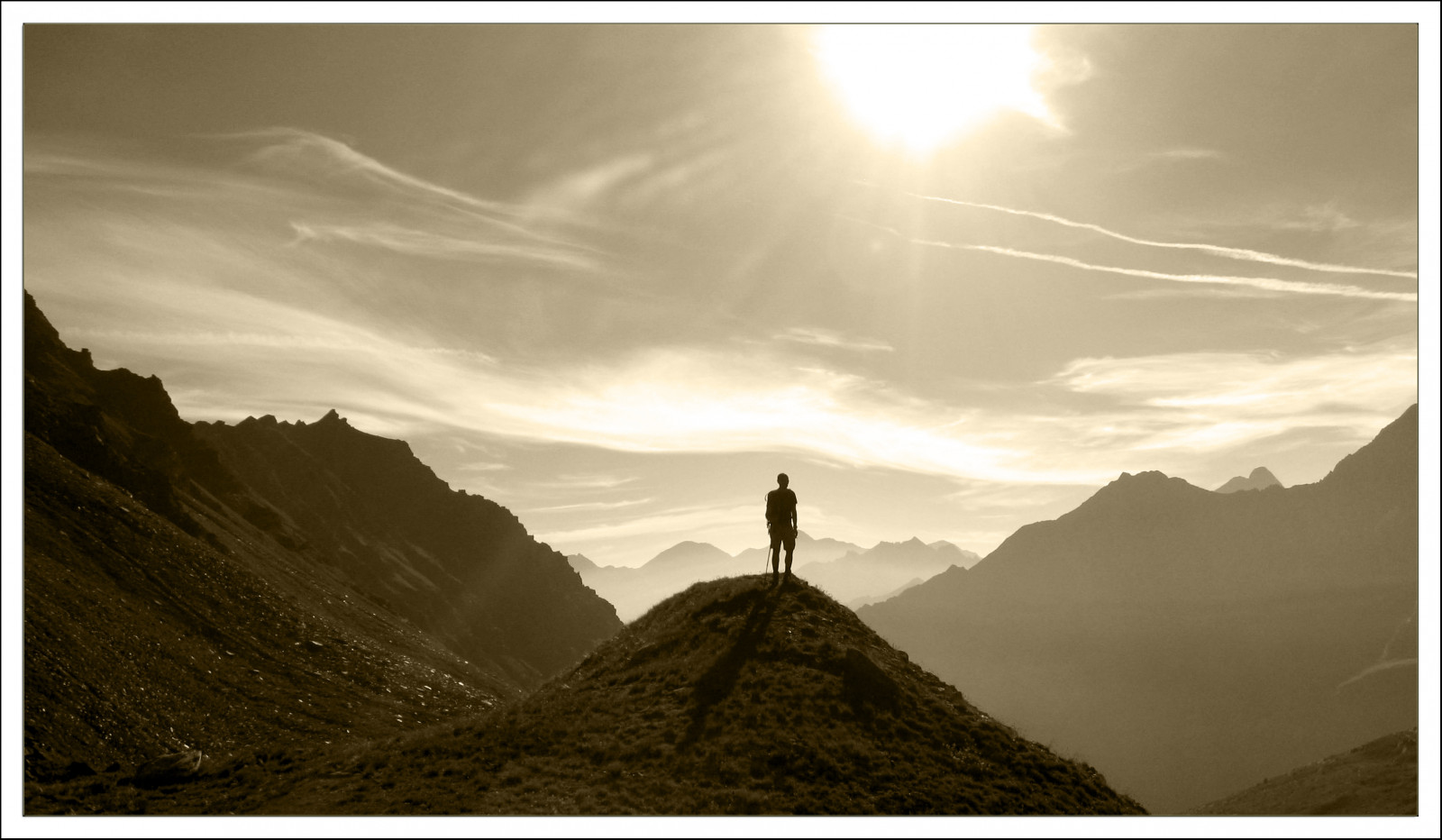 แสงแดด, อิตาลี, ท้องฟ้า, ขอบฟ้า, เทือกเขาแอลป์, ร่มกันแดด, 2012, เมฆ, ภูเขา, การพักผ่อนหย่อนใจ, อิตาลี, พรรค, vall e, mac, vacanze, ควบคุม, alpi, ปรากฏการณ์บรรยากาศ, ดำและขาว, ถ่ายภาพขาวดำ, ลักษณะภูมิประเทศที่เป็นภูเขา, เทือกเขา, Agosto, valledaosta, johnnycash, neildiamond, granparadiso, casparfriedrich, pepe50, escursionistierranti, pianidinivolet